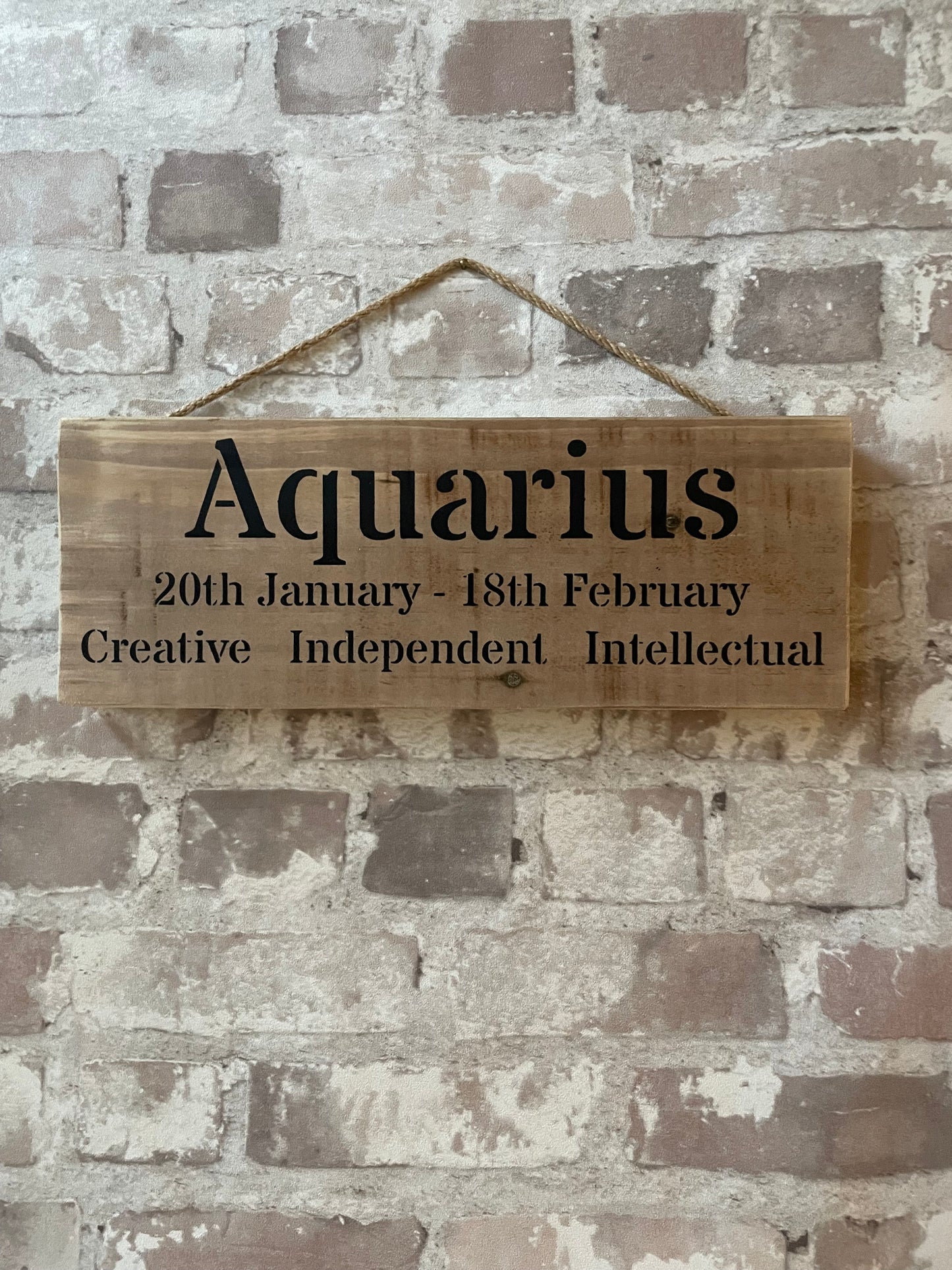 Handmade Wooden Sign – Zodiac Sign Aquarius (20th January – 18th February)