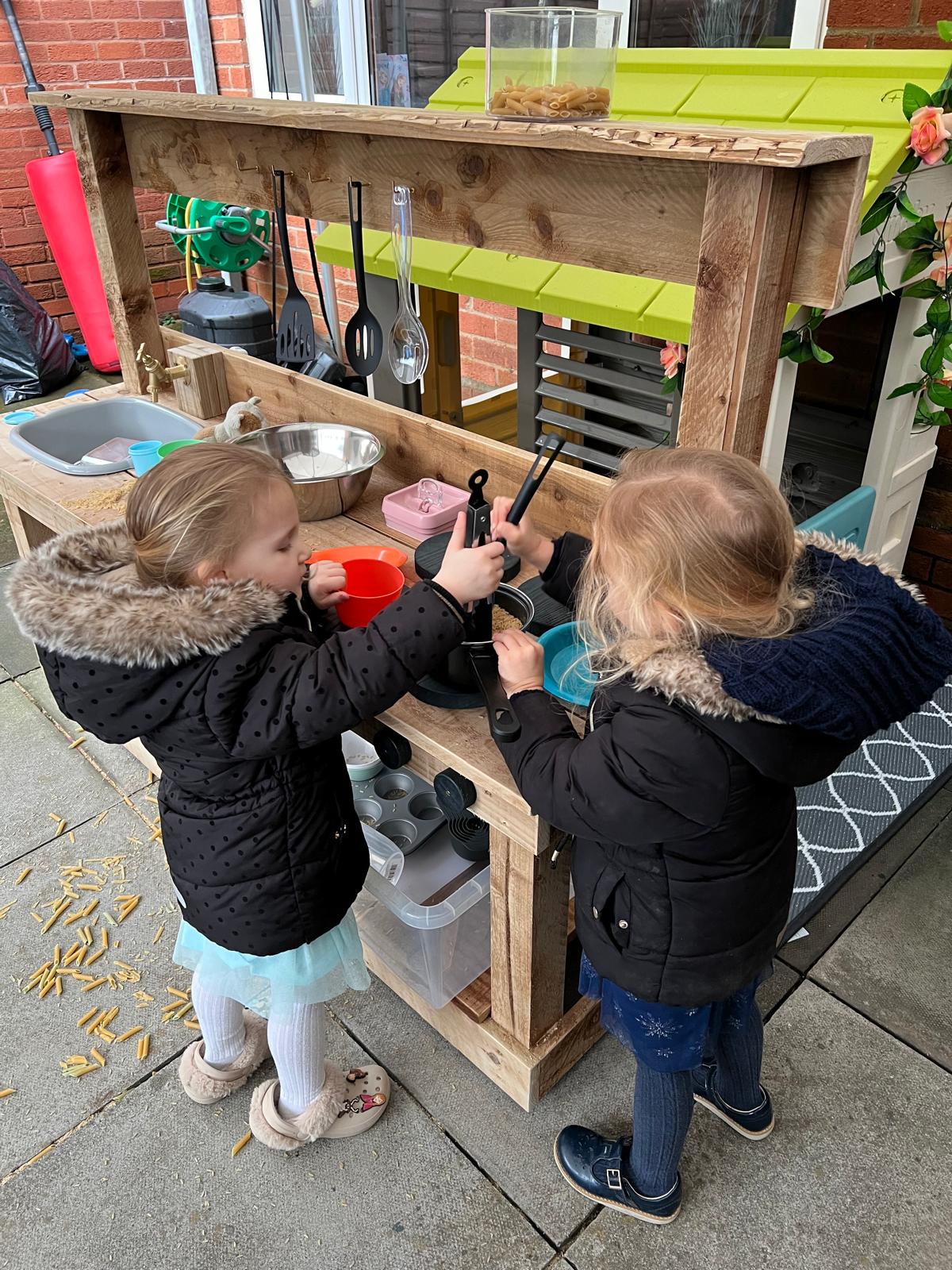 Mud Kitchen (made to order)