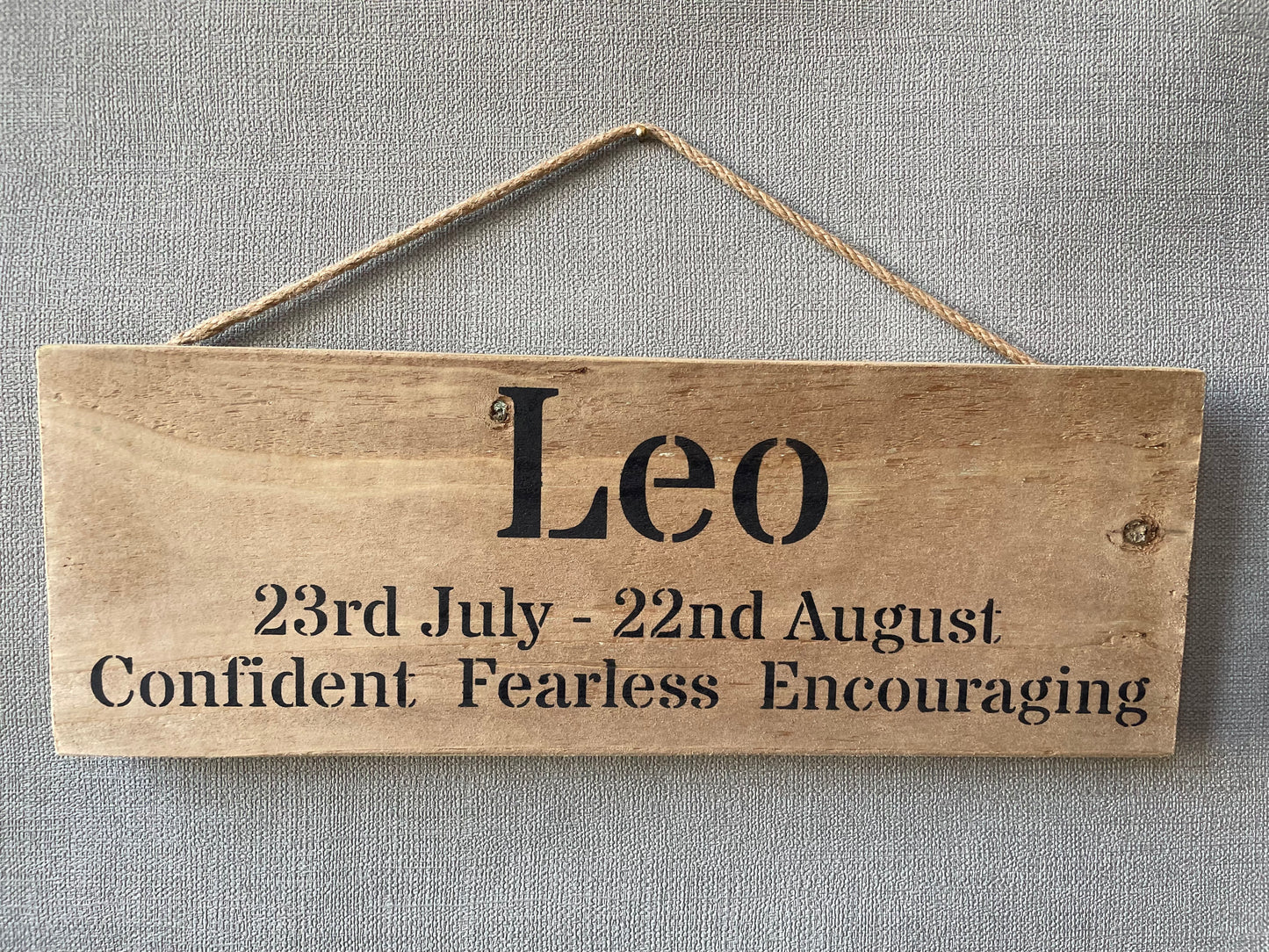 Handmade wooden sign (Leo)