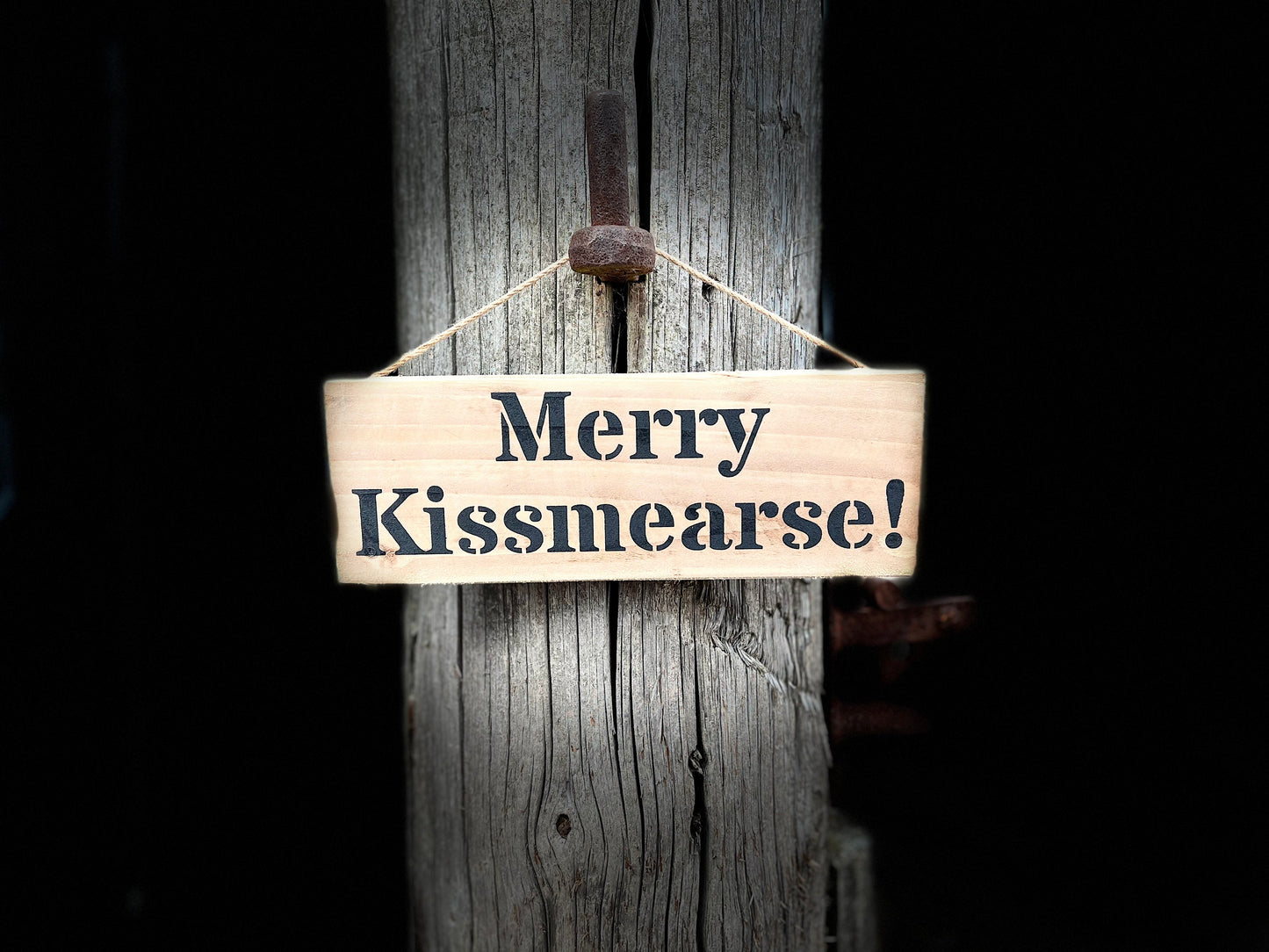 Handmade wooden sign - Merry Kissmearse!